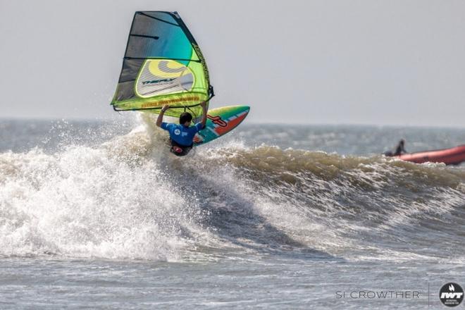 Day 2 – Joaquin Desriviers – Pacasmayo Wave Classic ©  Si Crowther / IWT